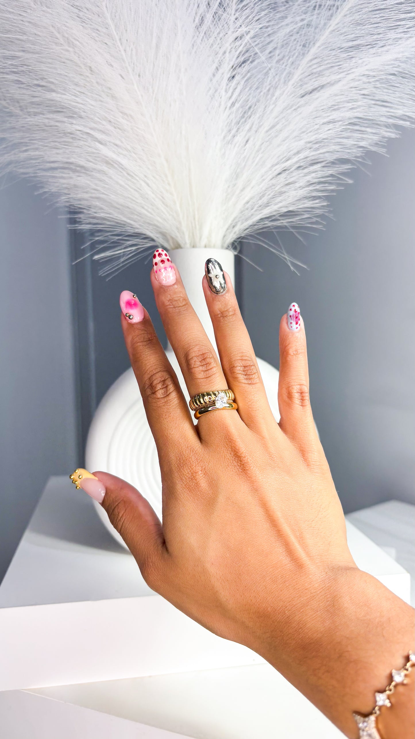 Ribbed glow ring