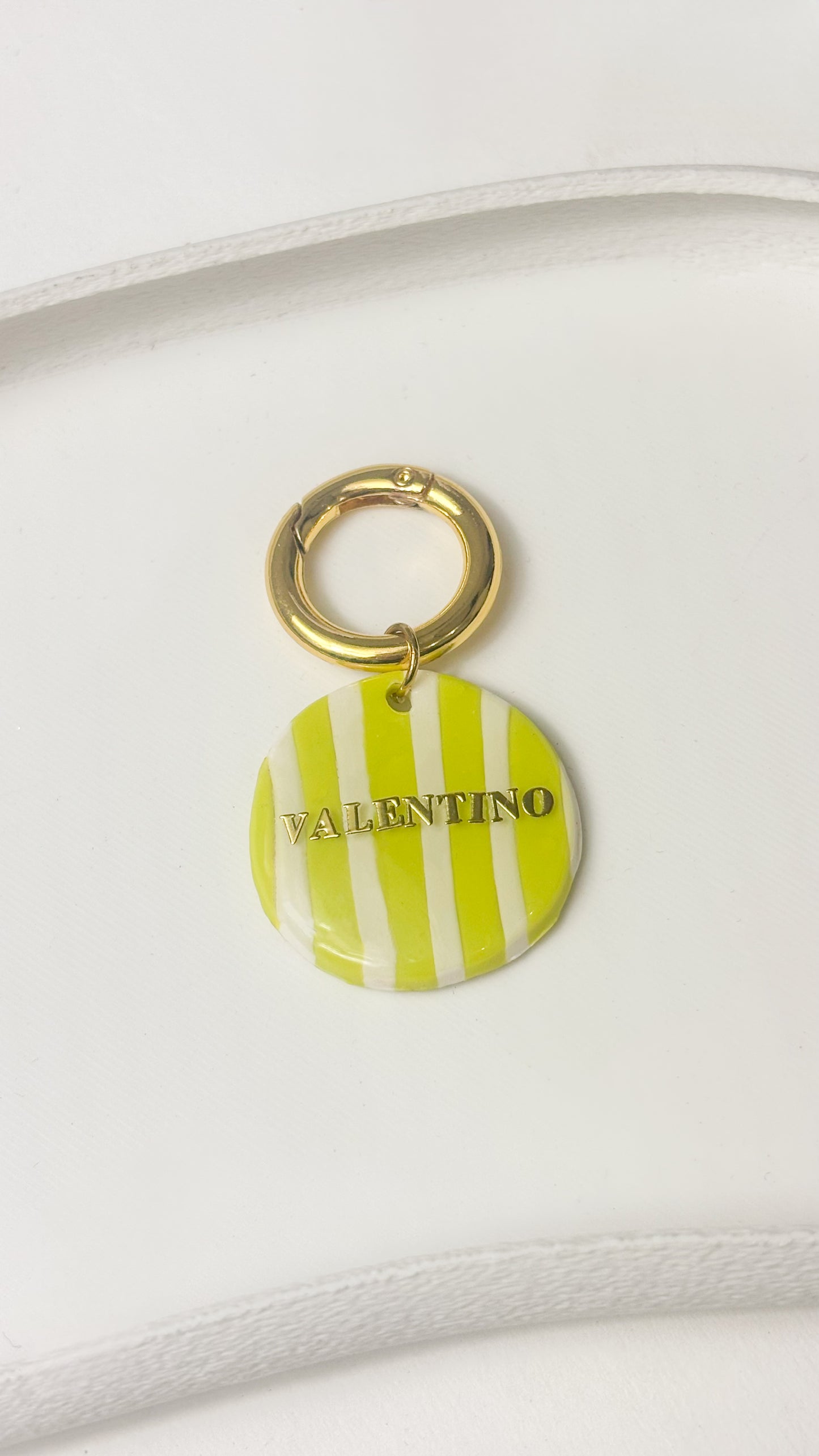 The signature pet tag