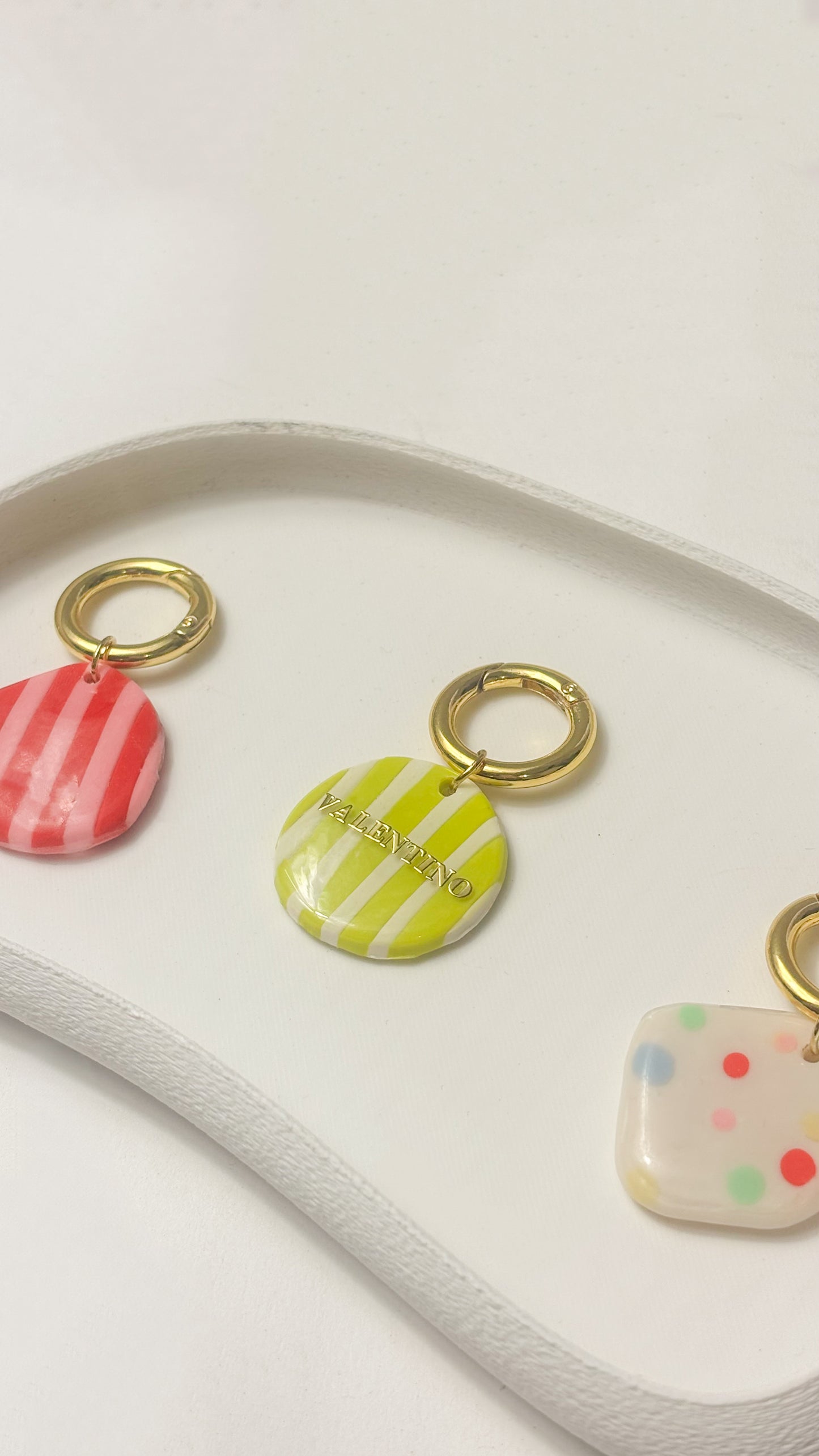 The signature pet tag