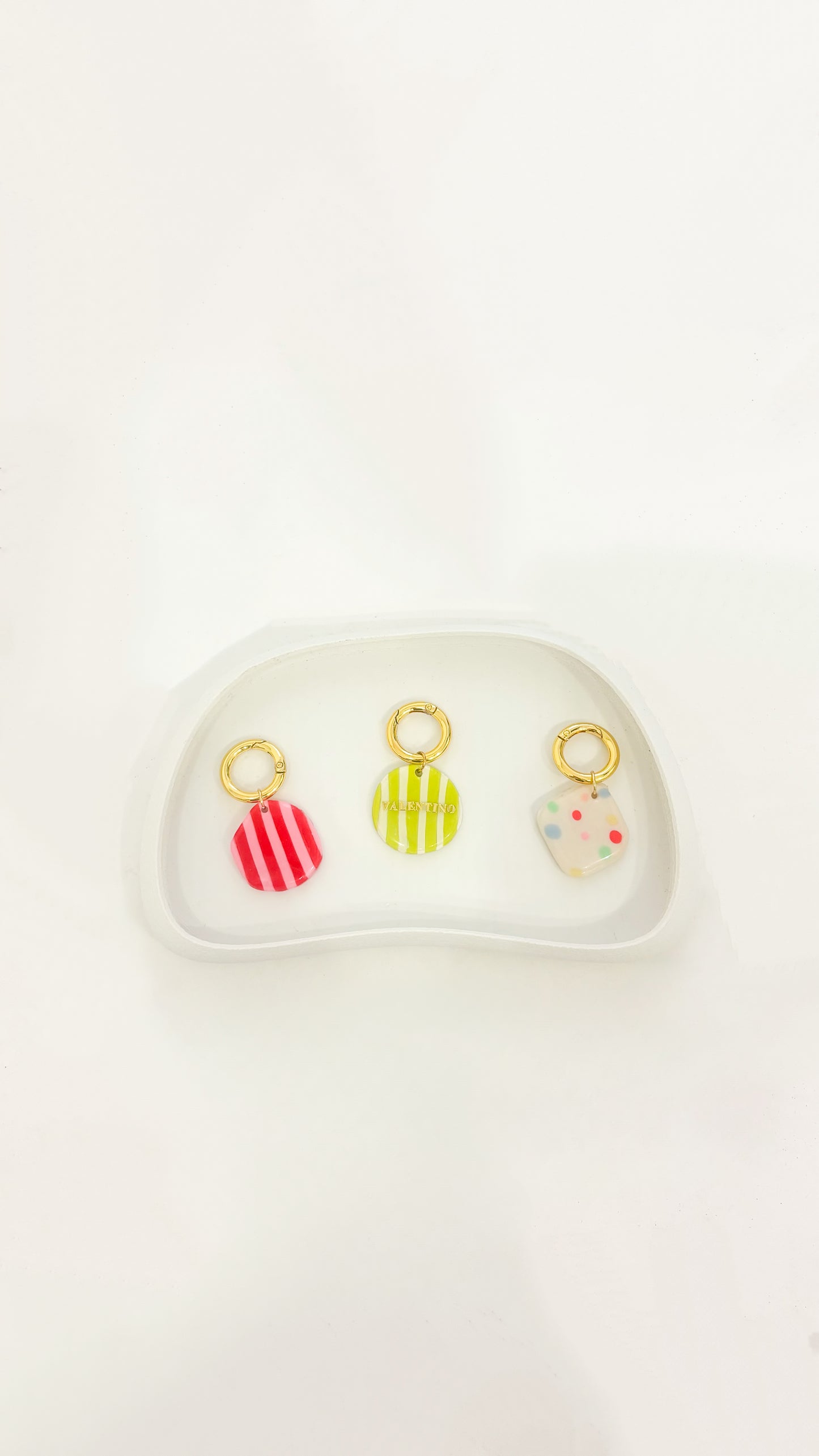 The signature pet tag